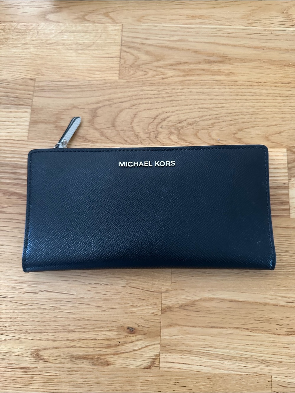 Michael Kors Jet Set Wallet white and black
